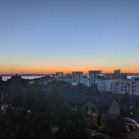 Peaceful Oasis By The Sea Apartment Edinburgh Exterior photo
