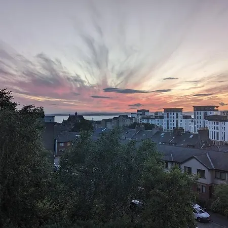 Peaceful Oasis By The Sea Apartment Edinburgh Exterior photo